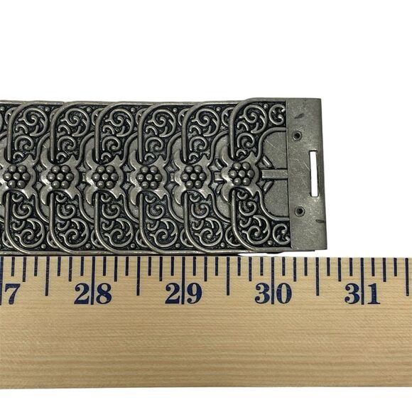 Belt Large Silver Toned Fishscale Rhinestone Flower Buckle Elastic 30 1/2 Inches - Picture 8 of 8